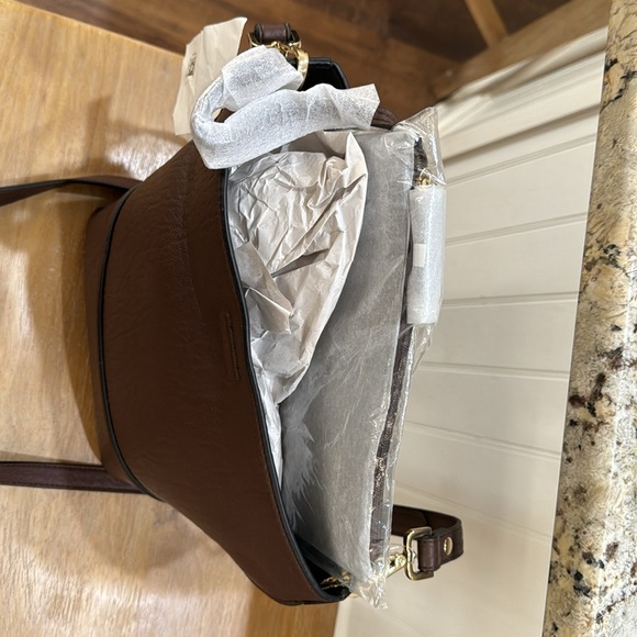 Calvin Klein - Picture 3 of 3